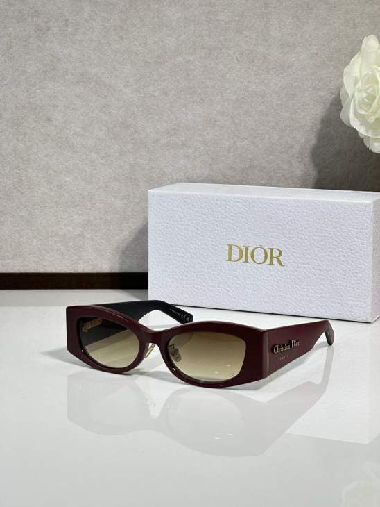 Picture of Dior Sunglasses _SKUfw77097921fw